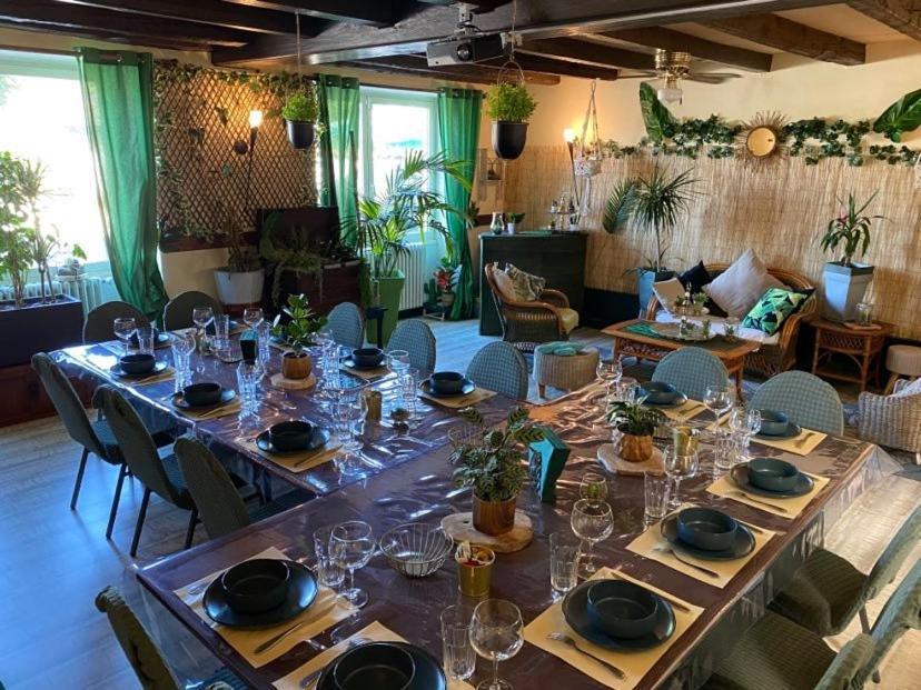 Hotel Restaurant Le Chanel Villieu エクステリア 写真