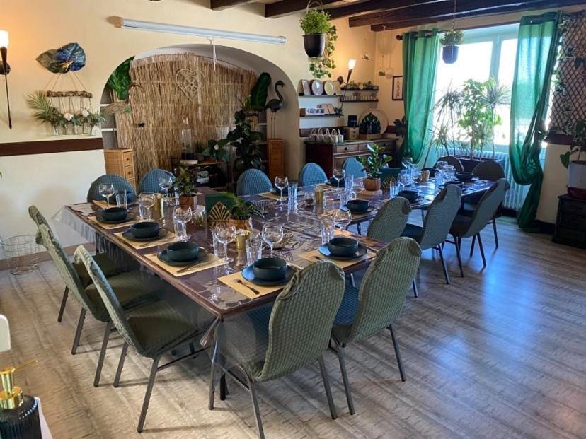 Hotel Restaurant Le Chanel Villieu エクステリア 写真