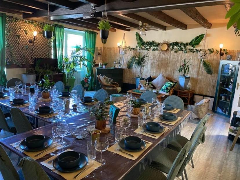 Hotel Restaurant Le Chanel Villieu エクステリア 写真